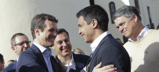 Pablo Casado con el activista venezolano y fundador de la ONG “Operación Libertad” Lorent Saleh