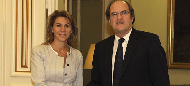 María Dolores de Cospedal con el ministro de Educación, Ángel Gabilondo