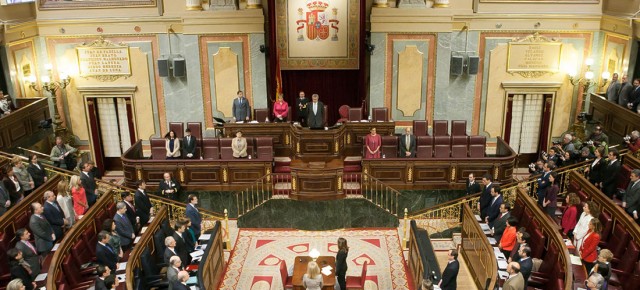 El Congreso rinde homenaje a las víctimas del atentado del 11 M con un minuto de silencio en el Pleno