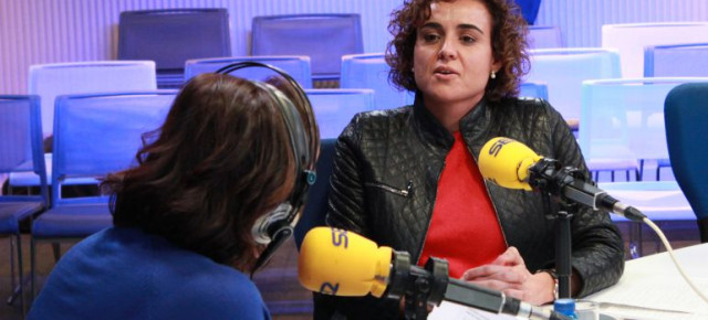 La ministra de Sanidad, Servicios Sociales e Igualdad, Dolors Montserrat, durante una entrevista en la Cadena SER