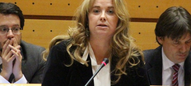 La senadora Cristina Ayala durante su intervención