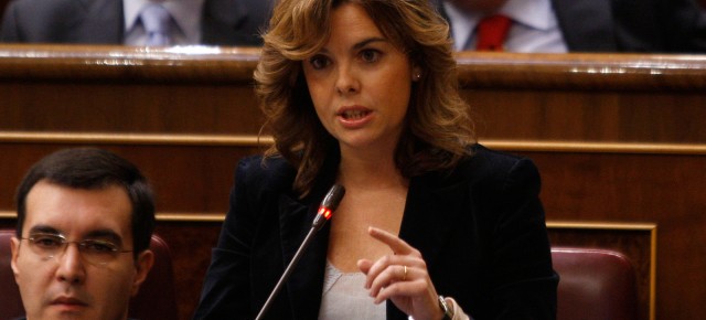 Soraya Sáen de Santamaría durante su intervención en la Sesión de Control