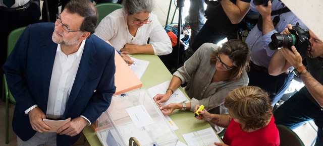 Mariano Rajoy ejerciendo su derecho a voto