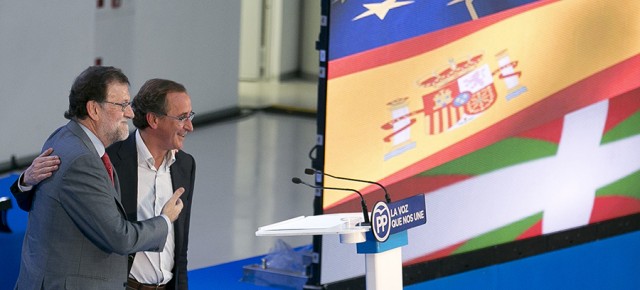 Mariano Rajoy clausura el acto de cierre de campaña en Vitoria