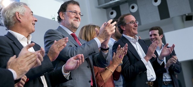 Mariano Rajoy clausura el acto de cierre de campaña en Vitoria