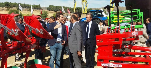 Pablo Casado inaugura la XXX Feria de Maquinaria Agrícola en Muñana, Ávila