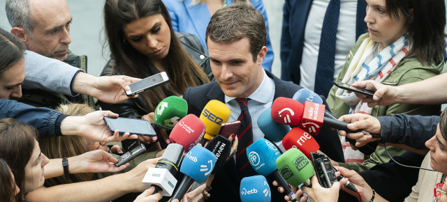 Pablo Casado atiende a los medios de comunicación