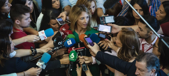 La portavoz del GPP en el Congreso de los Diputados, Cayetana Álvarez de Toledo, atiende a los medios de comunicación