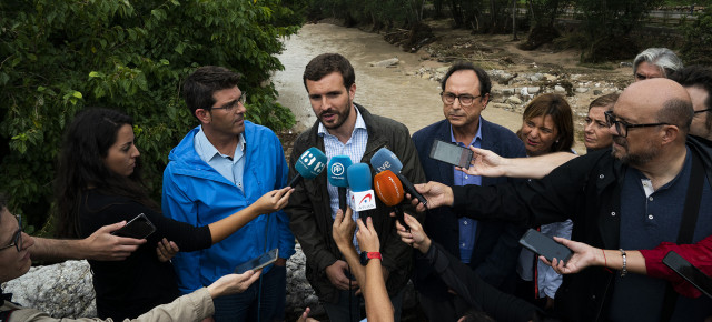 Pablo Casado atiende a los medios de comunicación