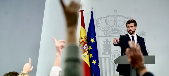 Pablo Casado comparece en el palacio de La Moncloa tras reunirse con Pedro Sánchez