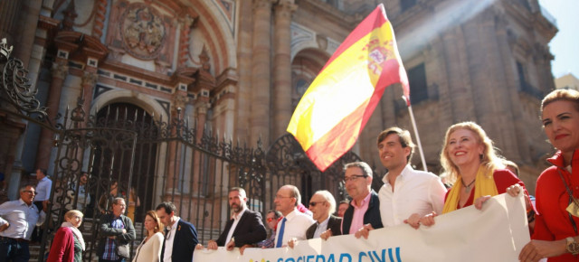 Pablo Montesinos, junto a Carolina España y Paco de la Torre, en la manifestación de Sociedad Civil Malagueña