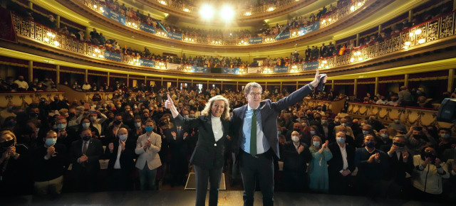 Alberto Núñez Feijóo y Teresa Mallada en Oviedo 