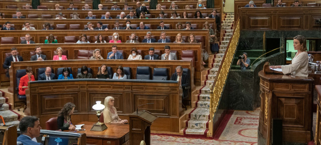 Cuca Gamarra interviene en el pleno del Congreso de los Diputados