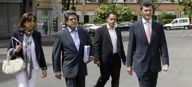 Federico Trillo, Sandra Moneo y Santiago Cervera a su llegada al Tribunal Constitucional