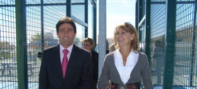 María Dolores de Cospedal visita el Complejo Deportivo municipal de Yuncos