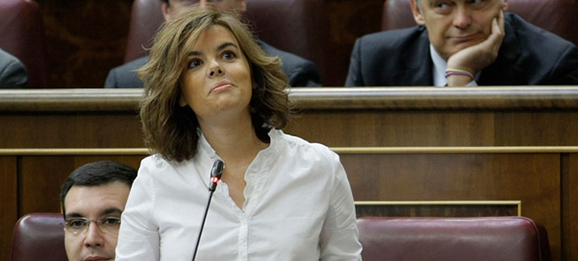 Soraya Sáenz de Santamaría interviene desde su escaño
