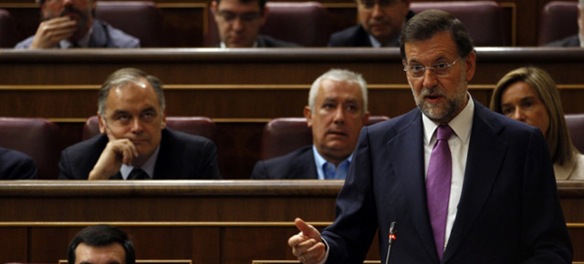 El presidente del Partido Popular, Mariano Rajoy, durante su intervención en la sesión de control