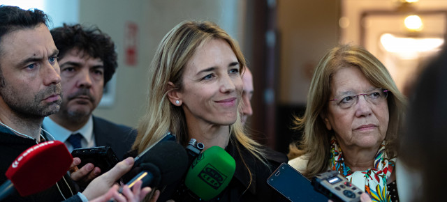 Cayetana Álvarez de Toledo atiende a los medios de comunicación