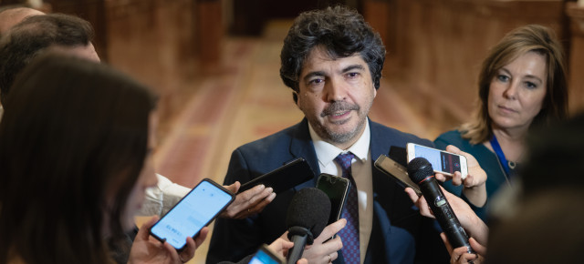 Mario Garcés atiende a los medios de comunicación