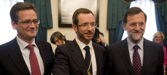 Mariano Rajoy durante la toma de posesión de Javier Maroto como alcalde de Vitoria