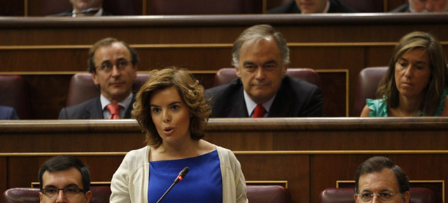 Soraya Sáenz de Santamaría durante su intervención en la sesión de control al Gobierno