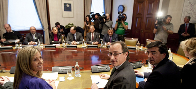 Alfonso Alonso con empresarios y autónomos en el Congreso de los Diputados