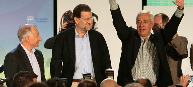 Mariano Rajoy acompaña a Javier Arenas en las elecciones andaluzas 2012