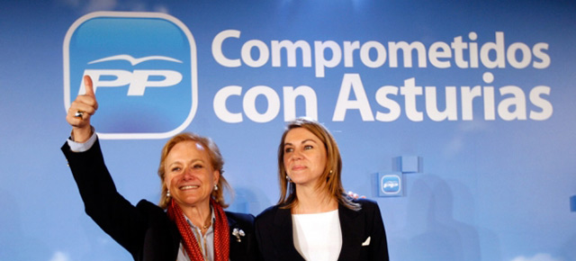 Mª Dolores de Cospedal y Mercedes Fernández visitan Avilés