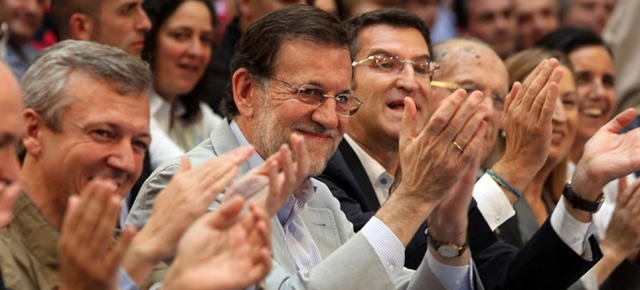 El presidente del Gobierno y del PP, Mariano Rajoy participa junto a Alberto Núñez Feijoo en un mitin en Pontevedra