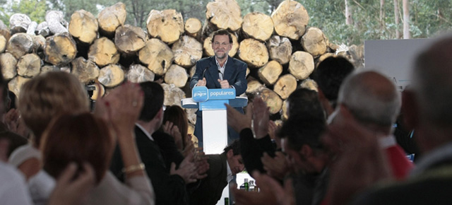 Mariano Rajoy durante su intervención en una comida-mitin en Rois (A Coruña)