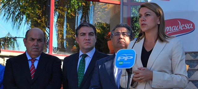 María Dolores de Cospedal visita la empresa Famadesa en Málaga