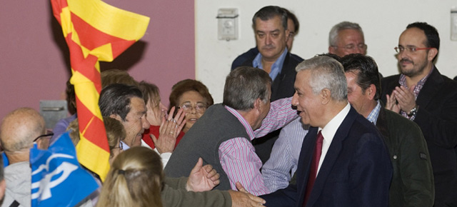 Javier Arenas participa en una comida mitin en Santa Oliva