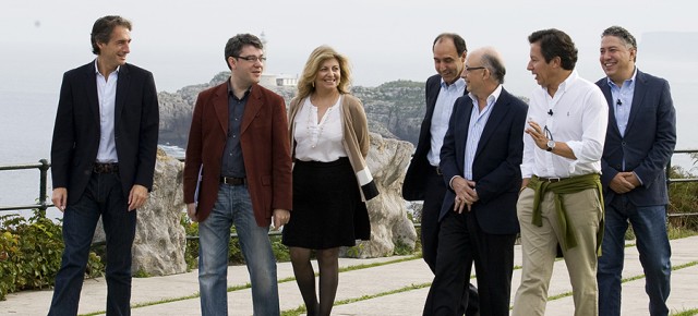 Íñigo de la Serna, Álvaro Nadal, Engracia Hidalgo, Ignacio Diego, Cristóbal Montoro, Carlos Floriano y Tomás Burgos en Santander