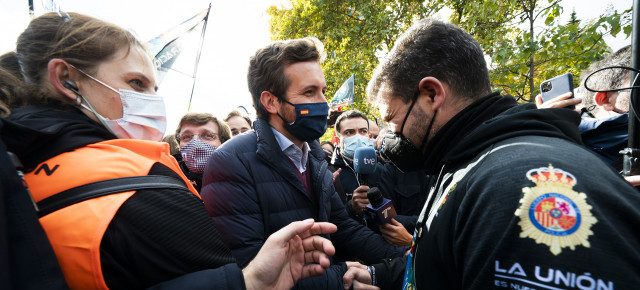 Pablo Casado en la marcha en Madrid junto a las fuerzas de seguridad