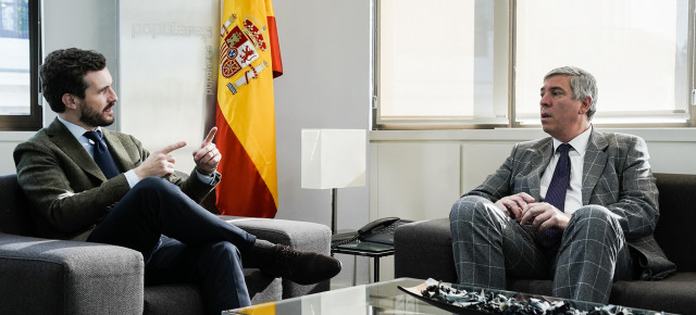 Reunión de Pablo Casado con el Presidente de ANFAC, Jose Vicente de los Mozos.