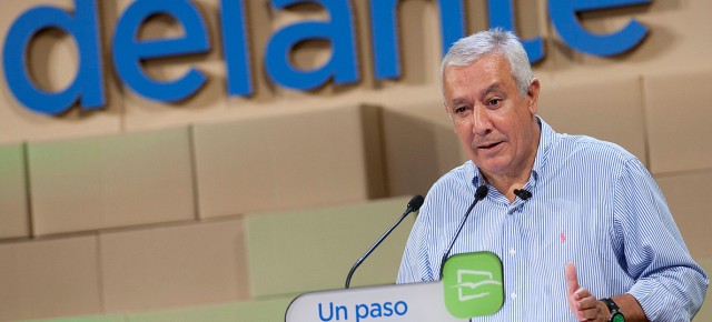 Javier Arenas durante su intervención