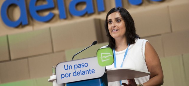 Beatriz Jurado durante el seminario de NNGG en Valencia