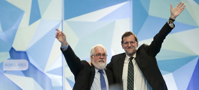 Mariano Rajoy con Miguel Arias Cañete en el acto de Valencia