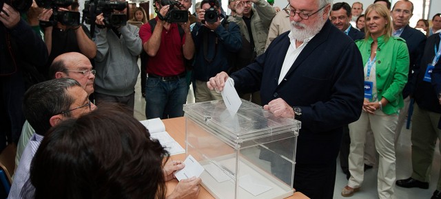 Miguel Arias Cañete, vota en Jerez de la Frontera el 25M