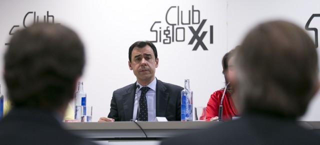 Fernando Martínez Maillo durante su conferencia en el Club Siglo XXI
