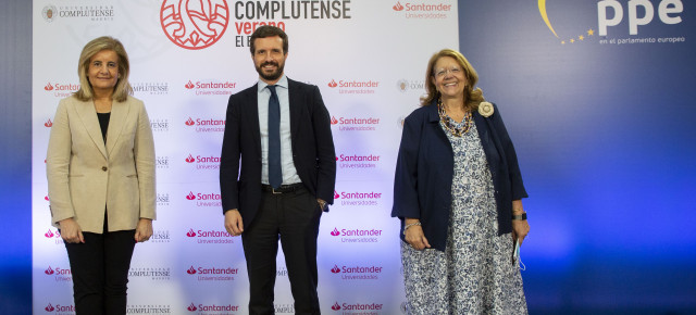 Pablo Casado, acompañado de Fátima Báñez y Elvira Rodríguez, en el segundo día de las Jornadas Activemos España