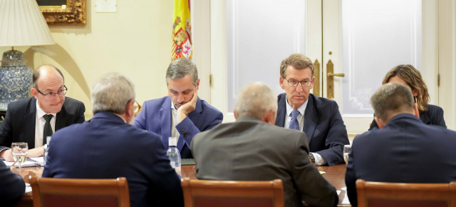Alberto Núñez Feijóo se reúne en el Senado con Cooperativas Agroalimentarias