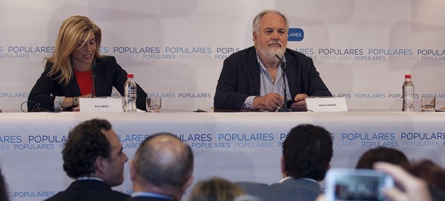 Miguel Arias Cañete en un acto sectorial con autónomos y emprendedores en Alicante