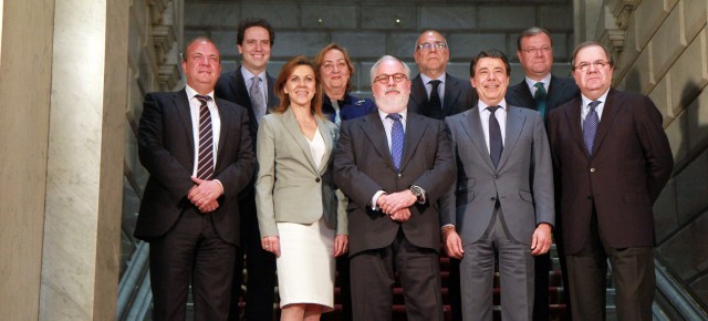 Miguel Arias Cañete, junto a los presidentes de las Comunidades Autónomas de Castilla-La Mancha, Extremadura, Castilla y León y Madrid, firman un Protocolo para el establecimiento de la licencia única de caza y pesca, en su ámbito territorial