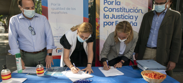 La vicesecretaria de Organización del PP, Ana Beltrán, y la secretaria general del Partido Popular en la Comunidad de Madrid, Ana Camíns