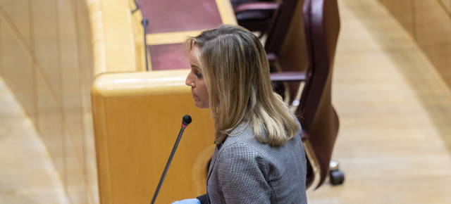 La senadora, Ana Camíns