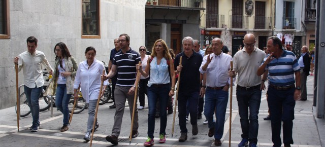 Maroto recorre un tramo del Camino de Santiago desde Pamplona