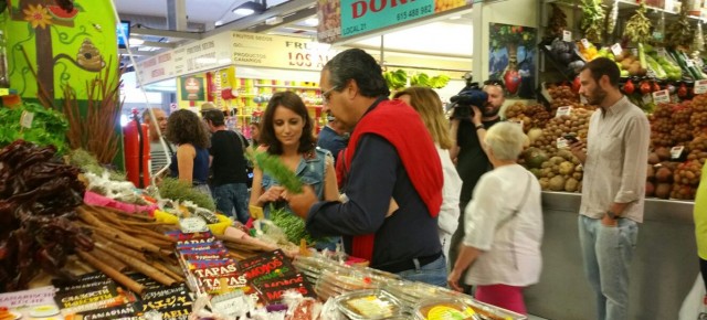 Andrea Levy visita el mercado de La Laguna