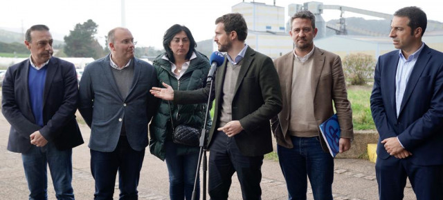 Intervención de Pablo Casado tras su reunión con el Comité de Empresa de Alcoa