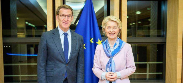 El presidente del Partido Popular, Alberto Núñez Feijóo, junto a la presidenta de la Comisión Europea, Úrsula Von der Leyen